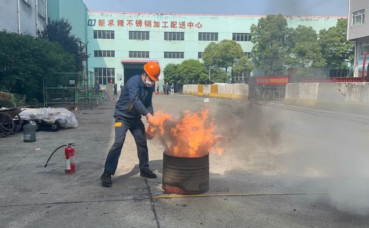 求精新材料集團旗下各單位多種形式慶?！拔逡弧眹H勞動(dòng)節