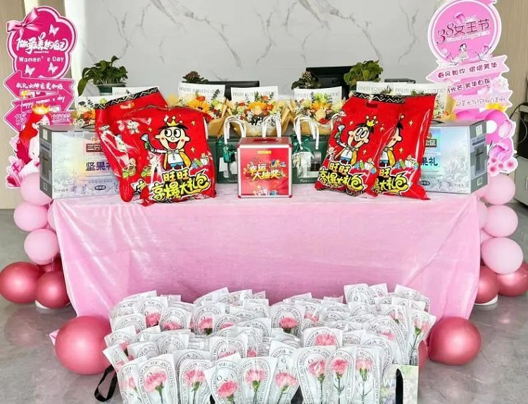 求精新材料祝各位女神笑靨如花，一生不減芳華！