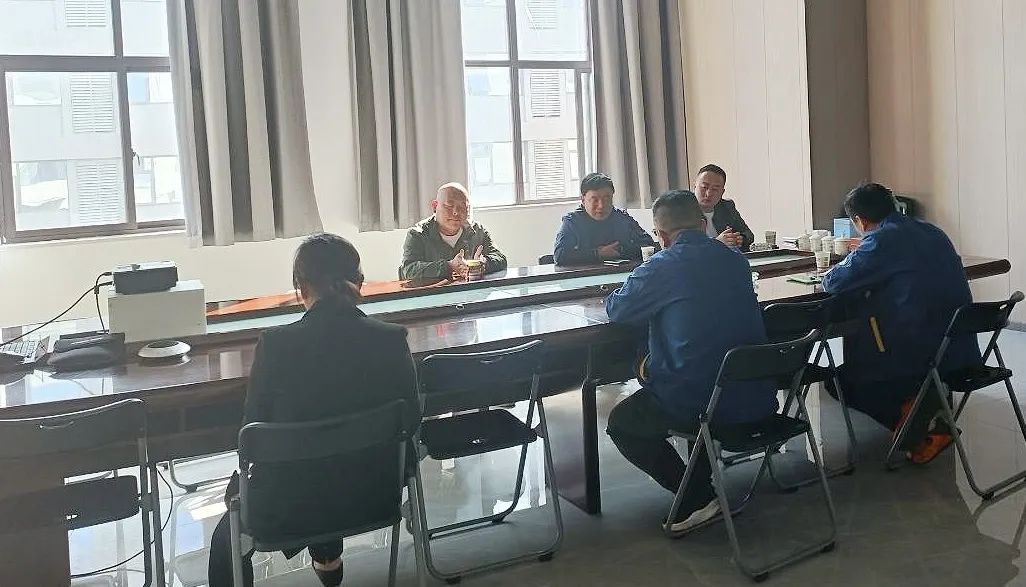 岳陽(yáng)某知名設備制造企業(yè)蒞臨安徽雄獅新材料